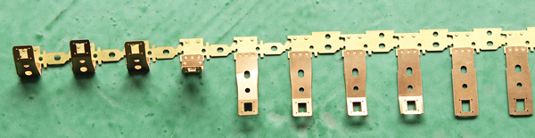 Connector (mold riveting)